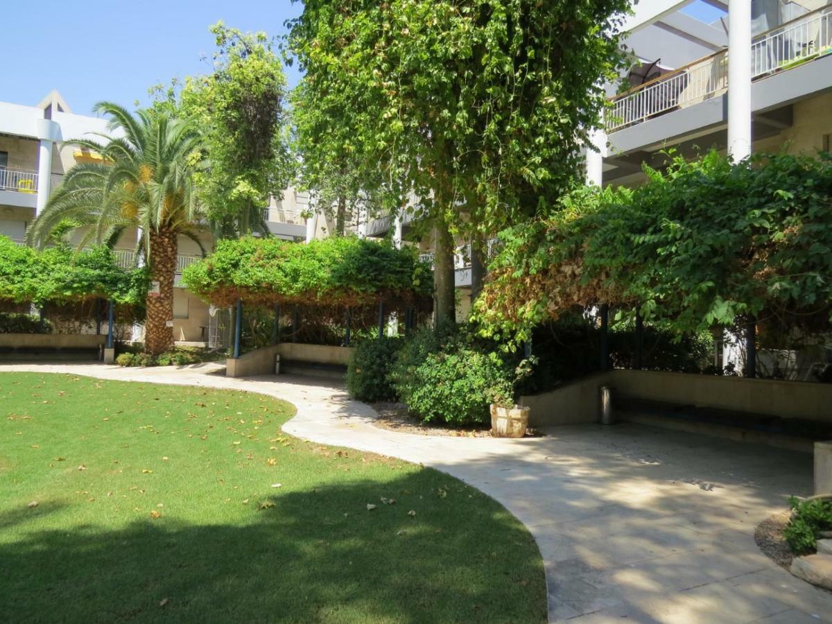 Royal Park- Magical Garden Apartment 埃拉特 外观 照片